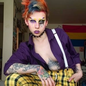 Meet your Posher, Hayley